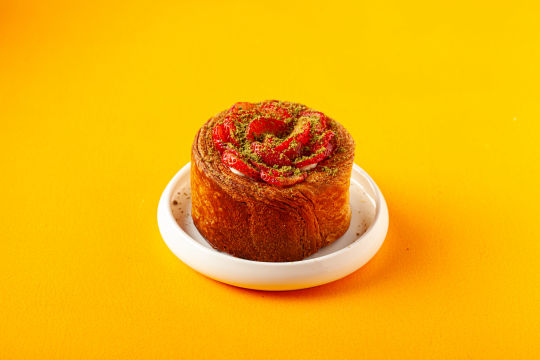 Çilek Sepeti Roll Kruvasan