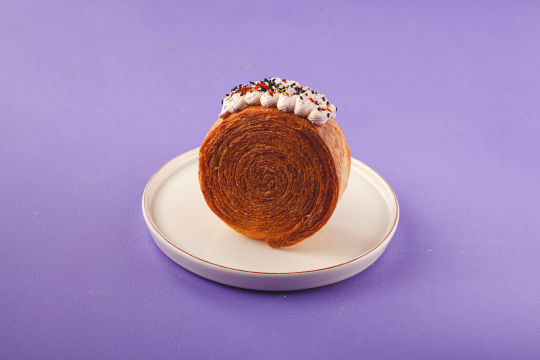 Peynir Dolgulu Roll Kruvasan