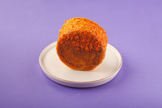 Karamel Dolgulu Roll Kruvasan
